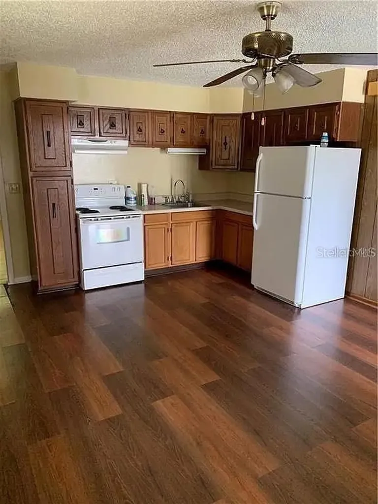 5217 17th Street Zephyrhills FL 33542