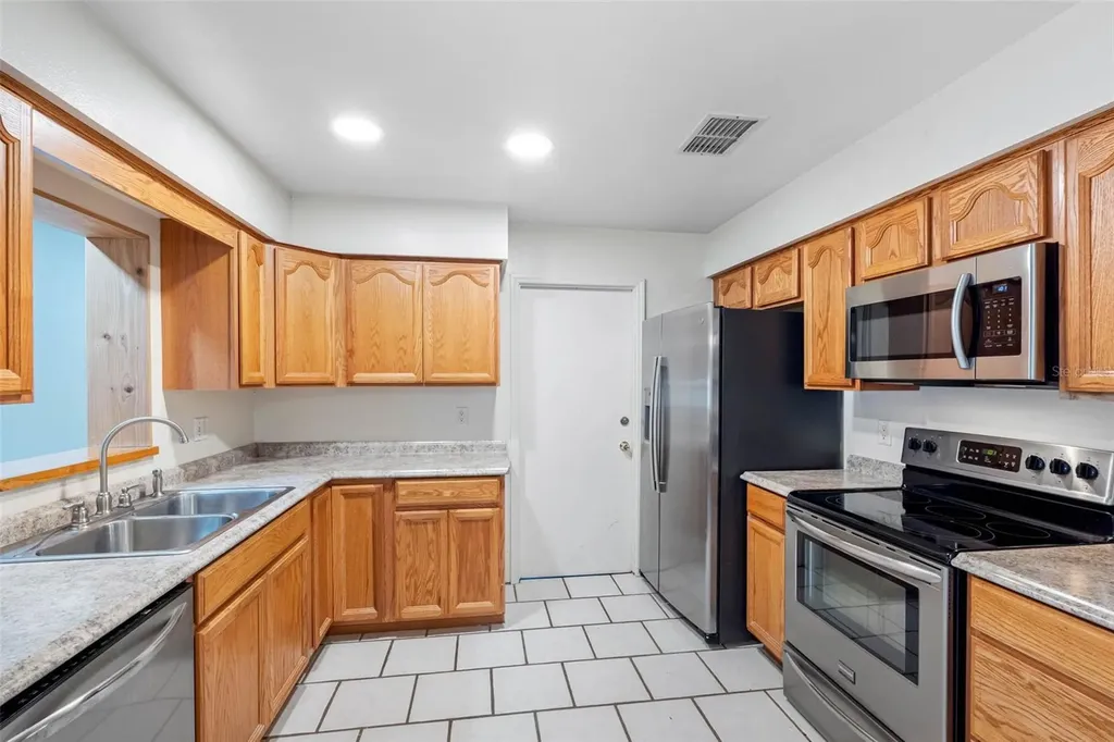 2334 Knoll Avenue S Palm Harbor FL 34683