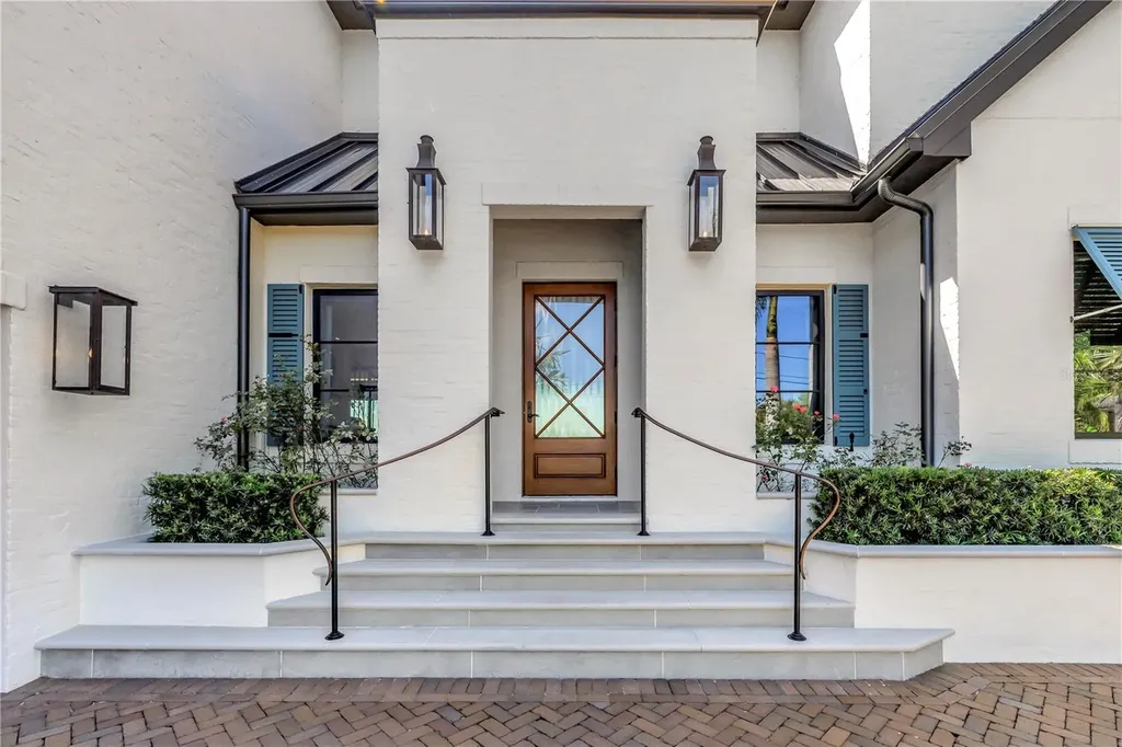386 26th Avenue SE St Petersburg FL 33705