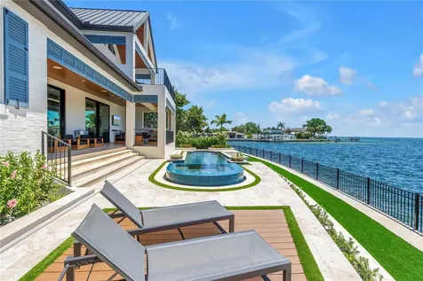 386 26th Avenue SE St Petersburg FL 33705