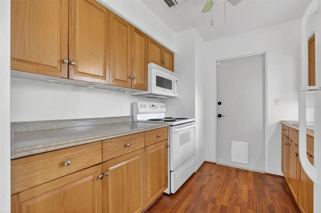 3673 Searobin Drive SE St Petersburg FL 33705
