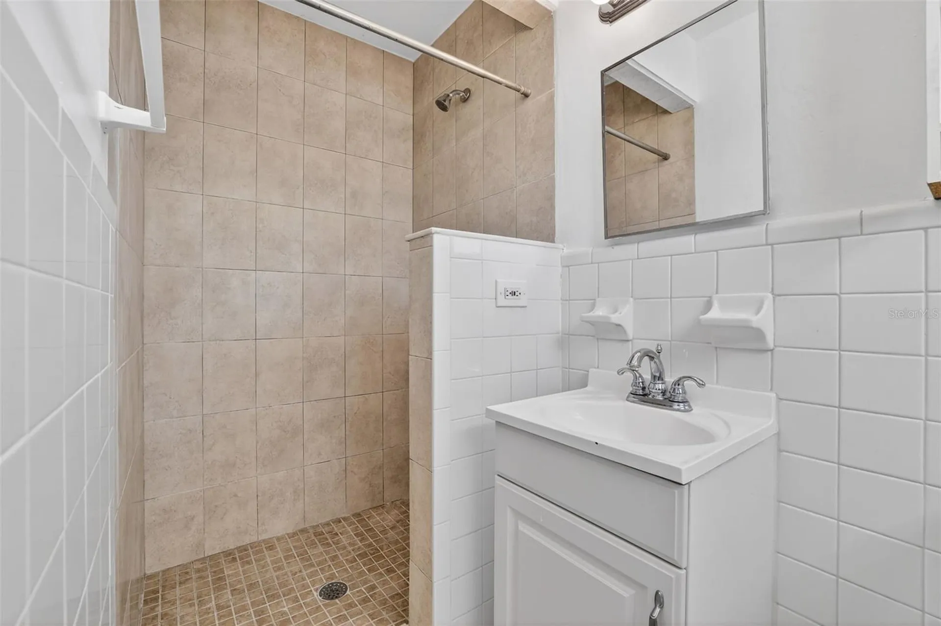 3673 Searobin Drive SE St Petersburg FL 33705