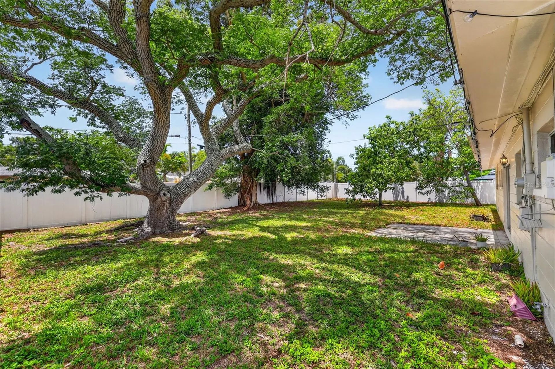 3673 Searobin Drive SE St Petersburg FL 33705