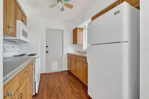 3673 Searobin Drive SE St Petersburg FL 33705