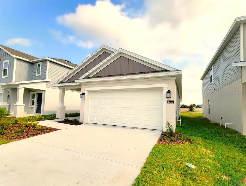 1469 Deepwater Circle Eagle Lake FL 33839