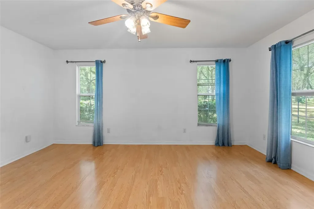1153 Cr 722 Webster FL 33597