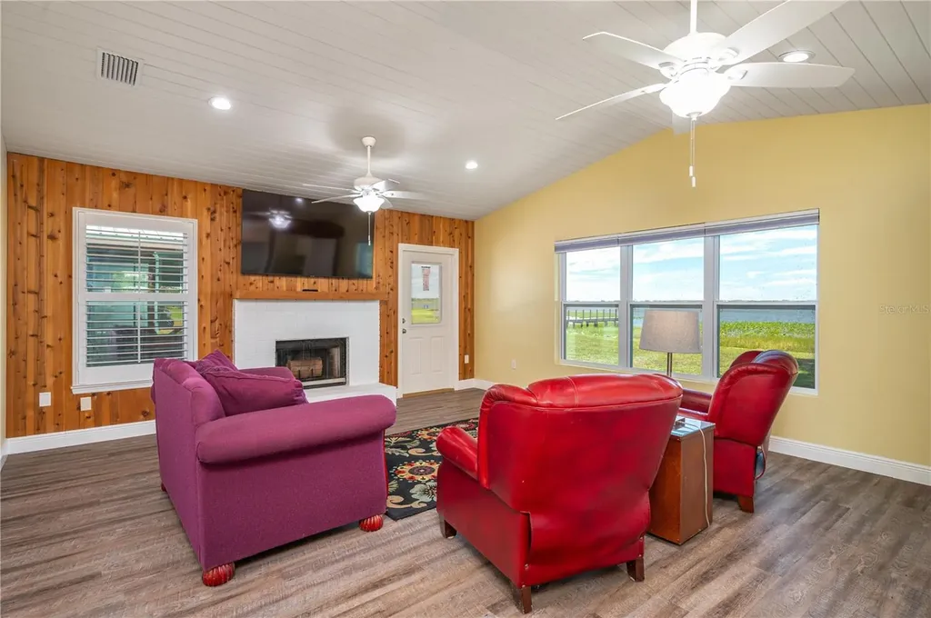 10742 W Beach Parkway Lake Wales FL 33898