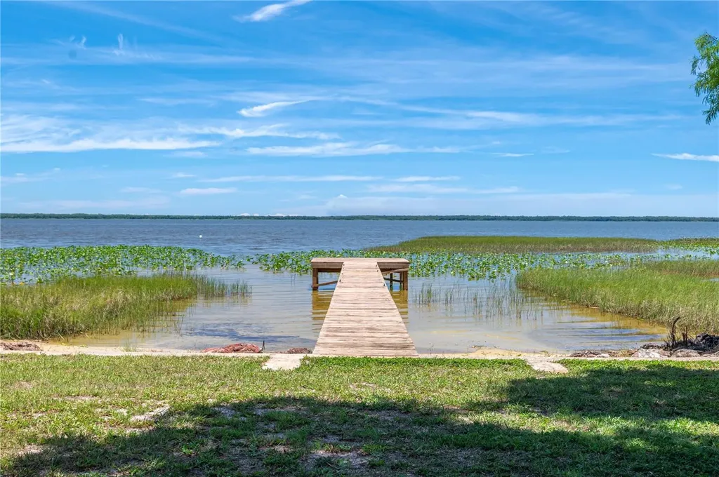 10742 W Beach Parkway Lake Wales FL 33898