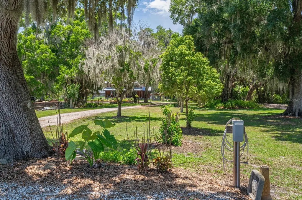 10742 W Beach Parkway Lake Wales FL 33898