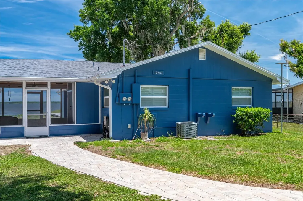 10742 W Beach Parkway Lake Wales FL 33898