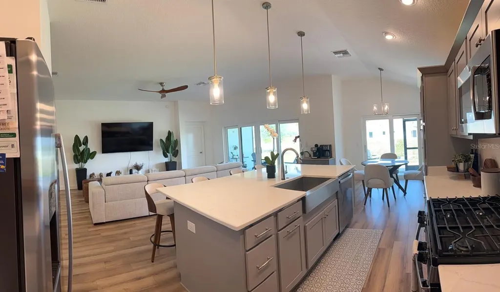 2655 Cleveland Place Middleton FL 34762