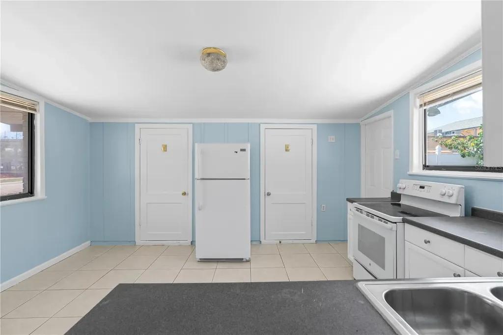 3711 W Leila Avenue Tampa FL 33611