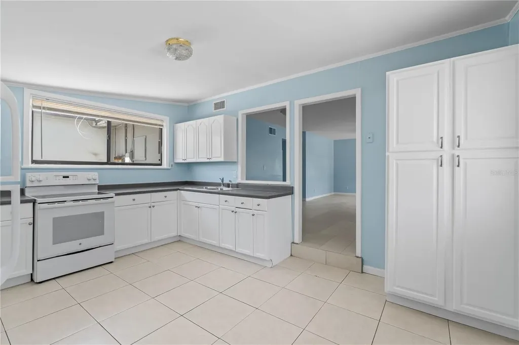 3711 W Leila Avenue Tampa FL 33611