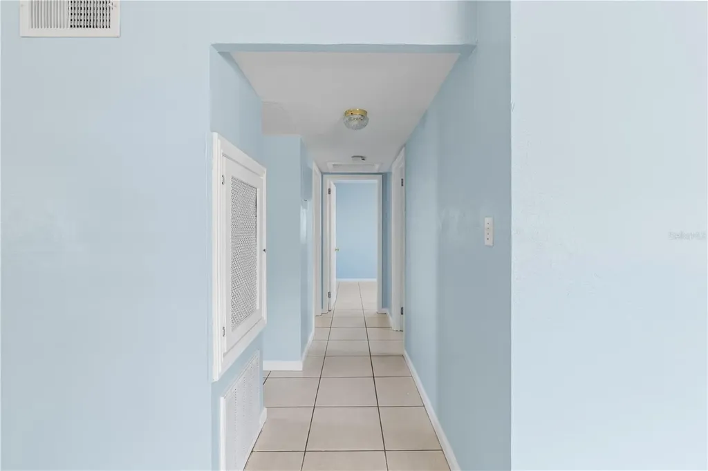 3711 W Leila Avenue Tampa FL 33611