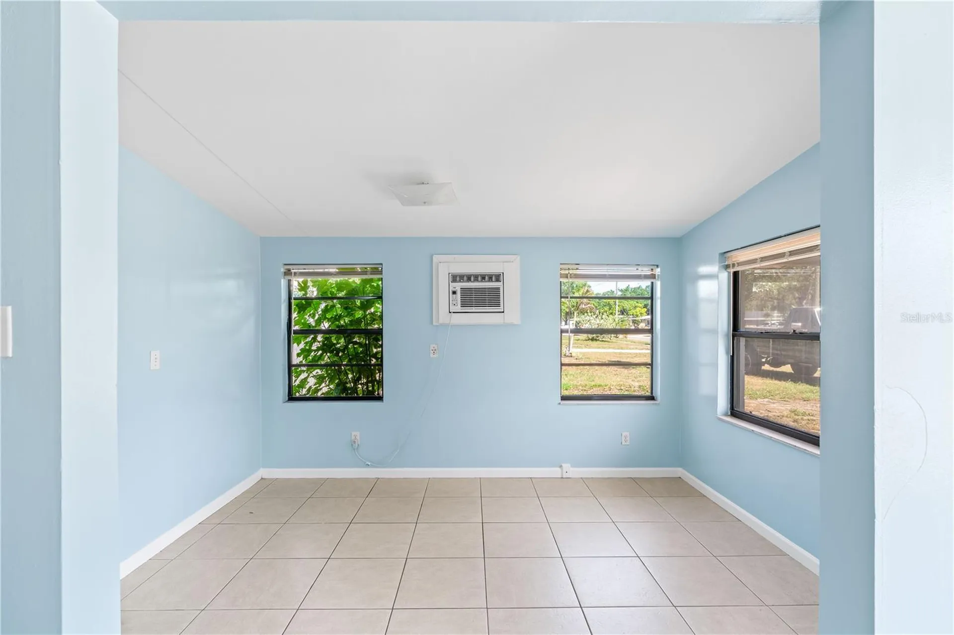 3711 W Leila Avenue Tampa FL 33611