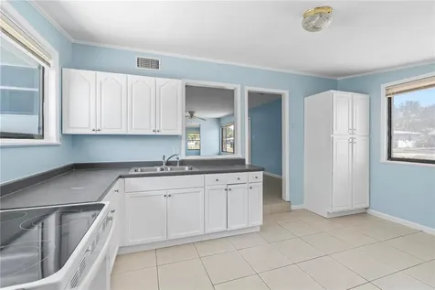 3711 W Leila Avenue Tampa FL 33611