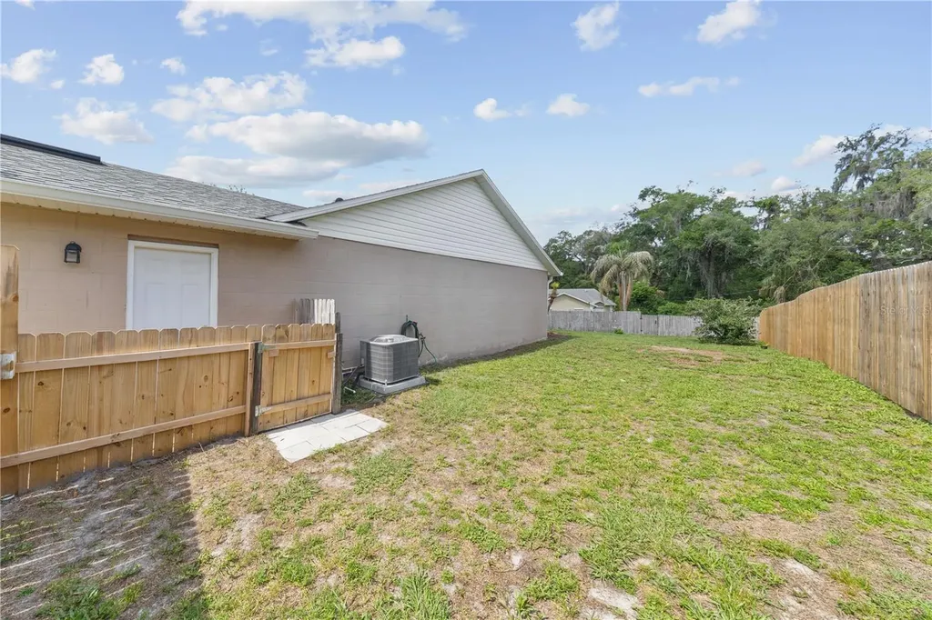 215 Sparkman Orange City FL 32763