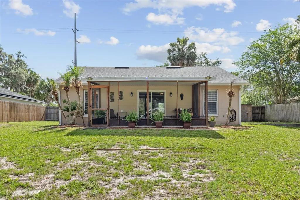 215 Sparkman Orange City FL 32763