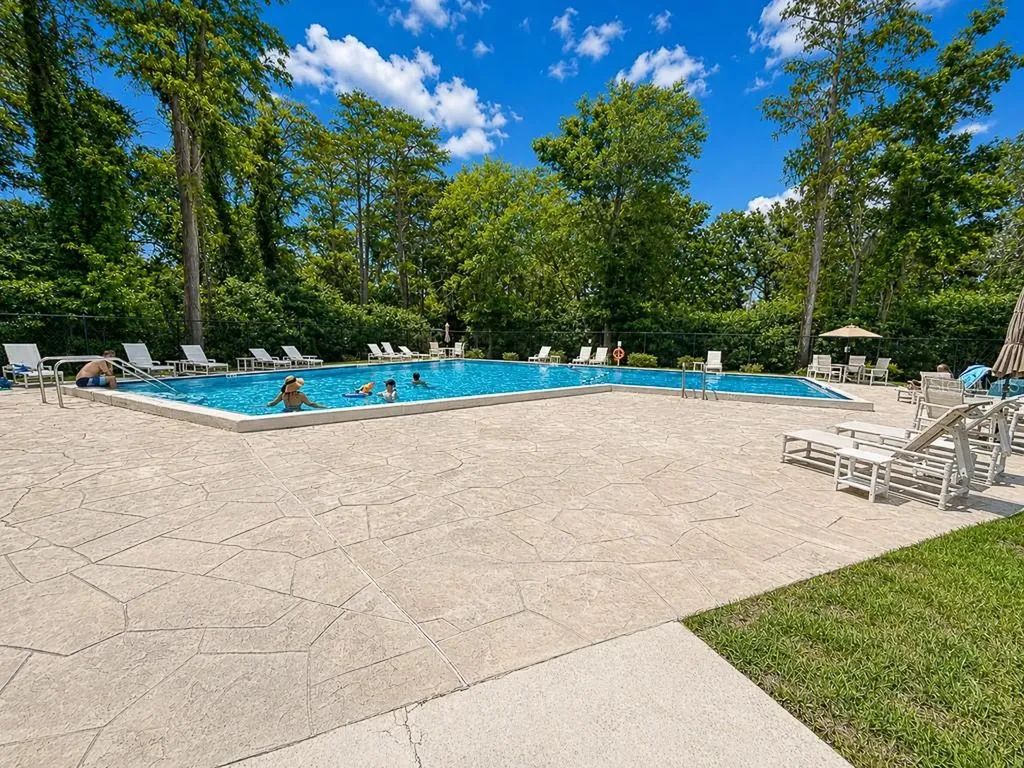 2588 Forest Run Court Clearwater FL 33761