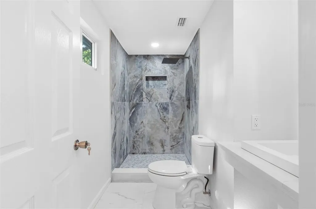 1208 E Chilkoot Avenue Tampa FL 33612