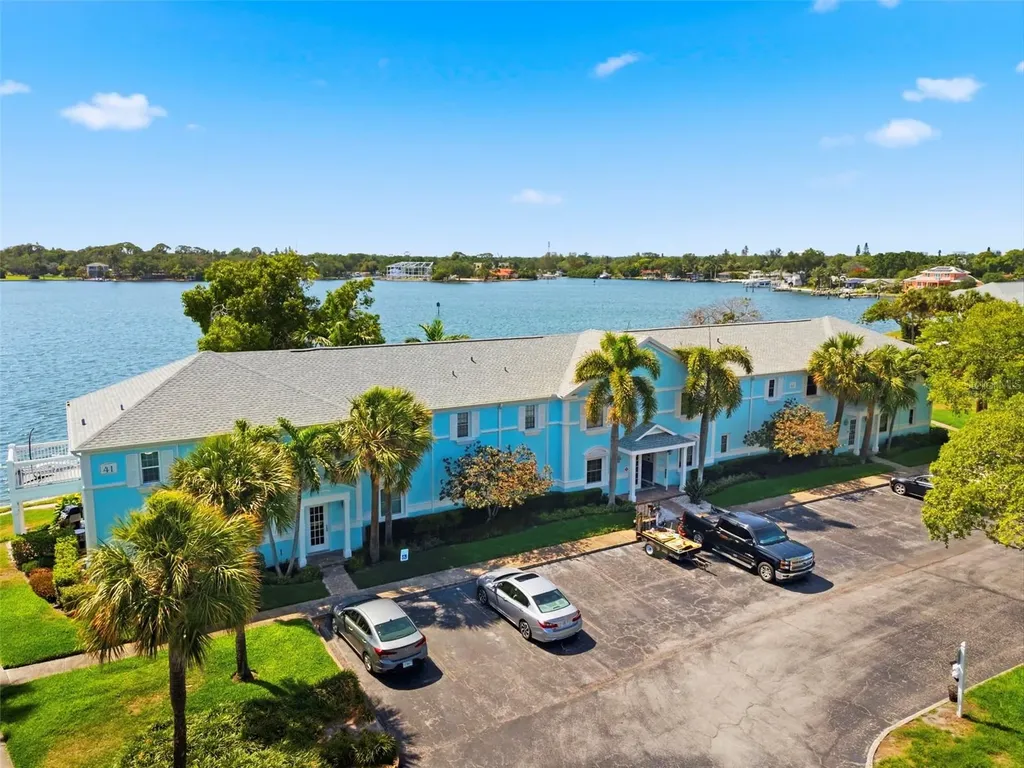 5107 Salmon Drive SE St Petersburg FL 33705