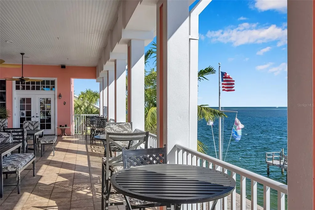 5107 Salmon Drive SE St Petersburg FL 33705