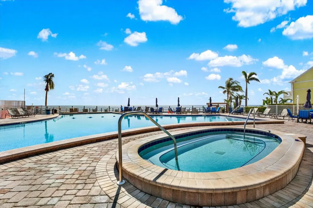 5107 Salmon Drive SE St Petersburg FL 33705