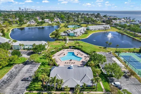5107 Salmon Drive SE St Petersburg FL 33705