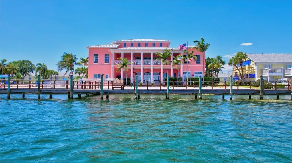 4805 Cobia Drive SE St Petersburg FL 33705