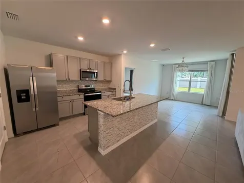 10888 Quail Grove Way San Antonio FL 33576