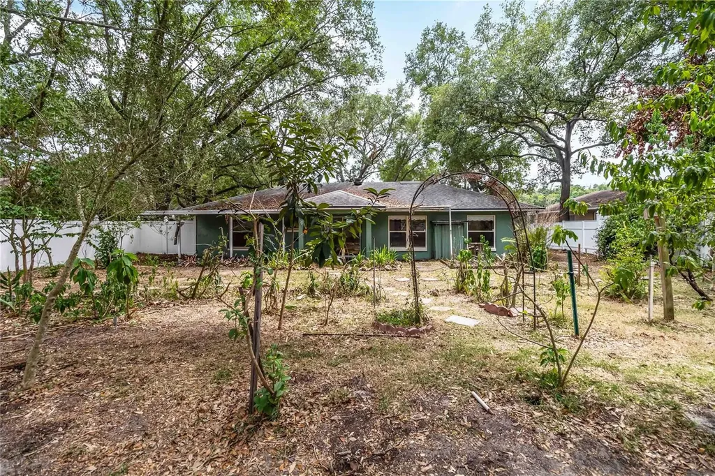 210 Madison Street Minneola FL 34715