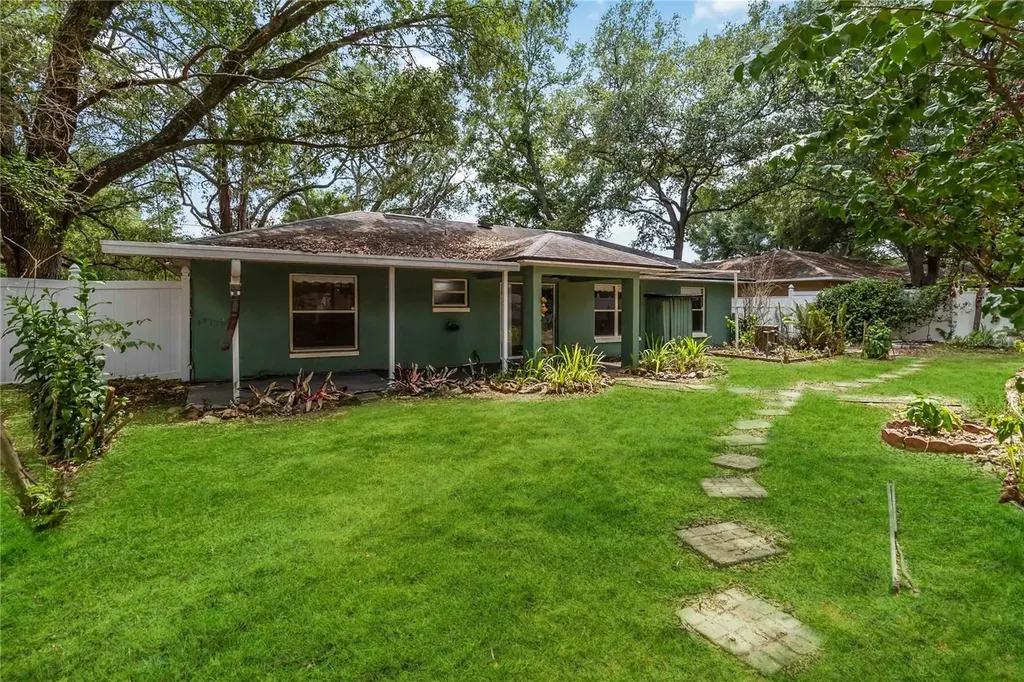 210 Madison Street Minneola FL 34715