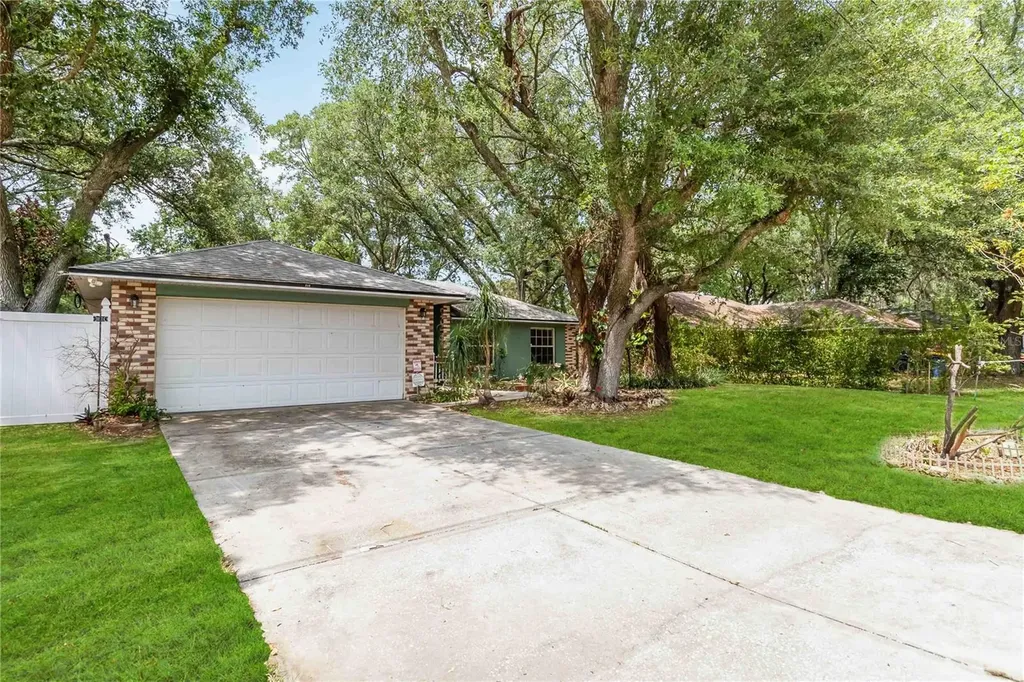 210 Madison Street Minneola FL 34715