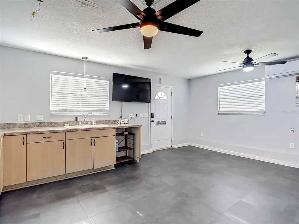 5625 23rd Street Zephyrhills FL 33542