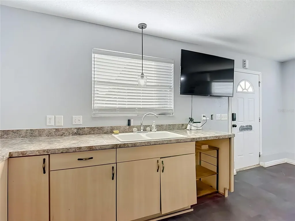 5625 23rd Street Zephyrhills FL 33542