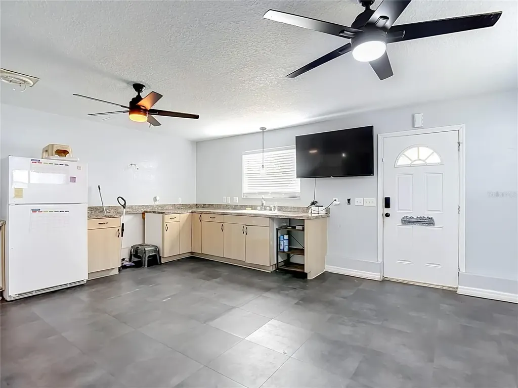 5625 23rd Street Zephyrhills FL 33542