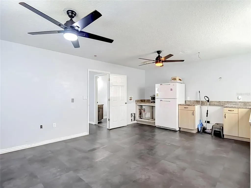 5625 23rd Street Zephyrhills FL 33542