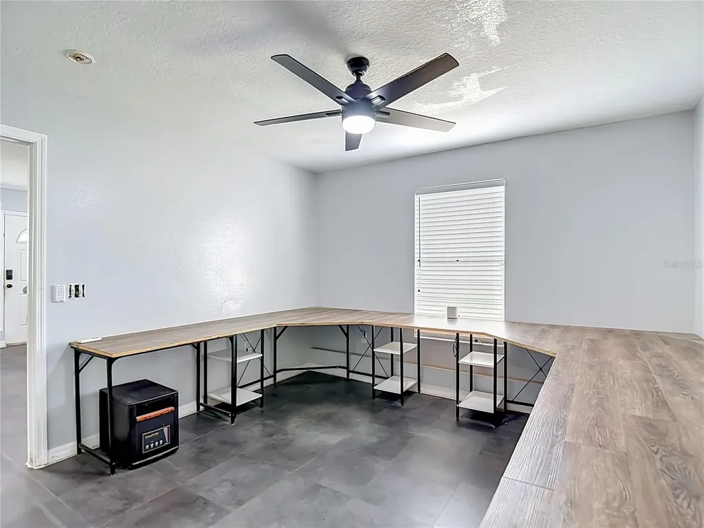5625 23rd Street Zephyrhills FL 33542