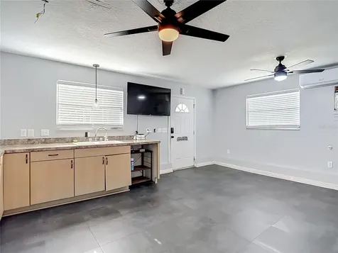 5625 23rd Street Zephyrhills FL 33542