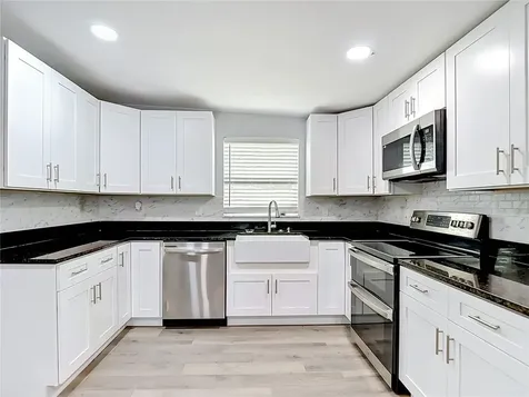 5625 23rd Street Zephyrhills FL 33542