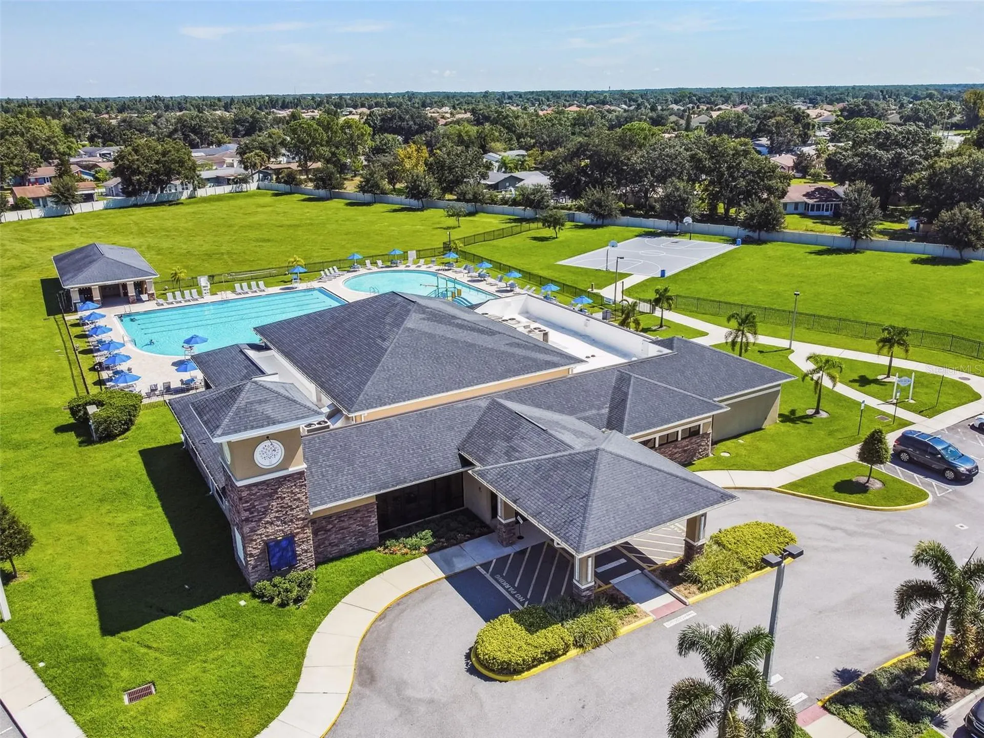 1041 Heron Court Kissimmee FL 34759