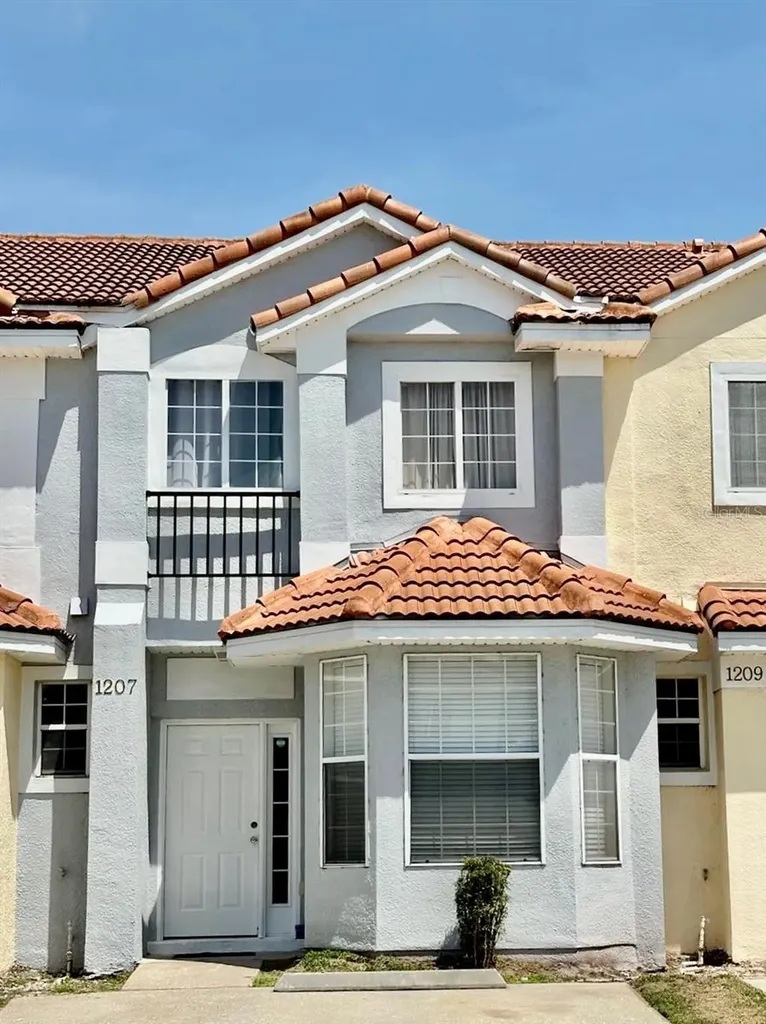 1207 S Beach Circle Kissimmee FL 34746