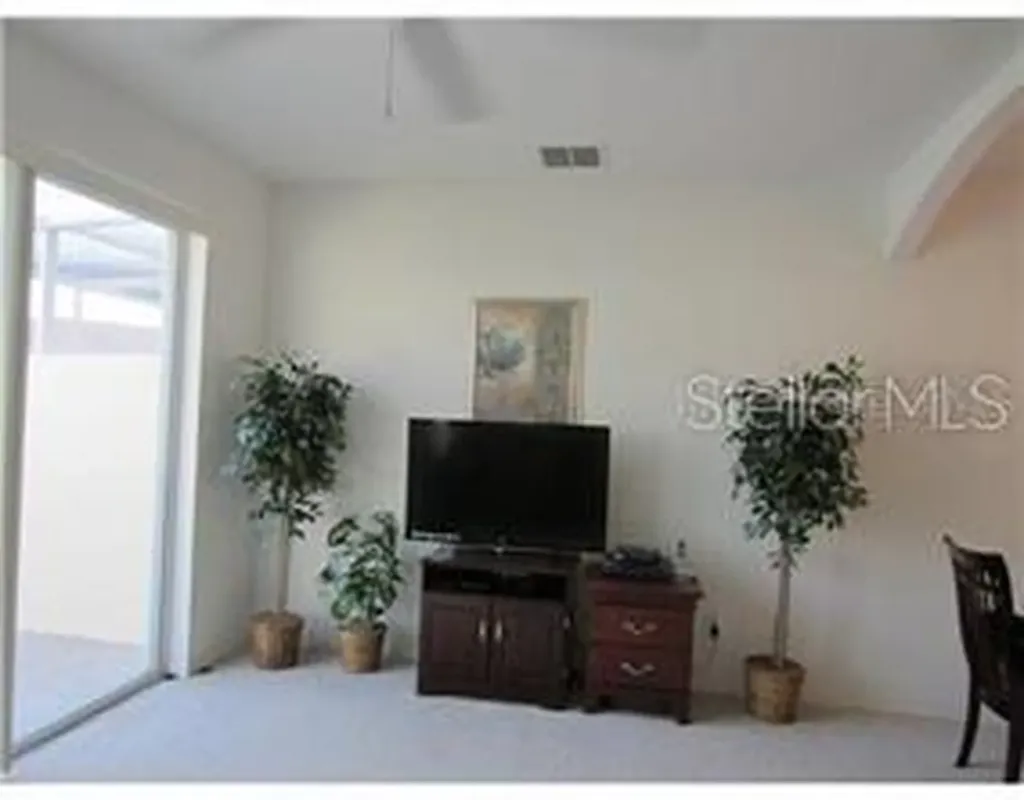 1207 S Beach Circle Kissimmee FL 34746