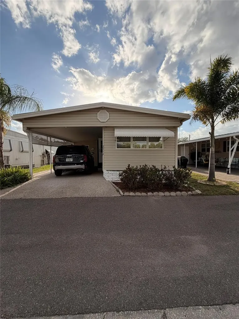 2514 17th Street Lane W Bradenton FL 34205