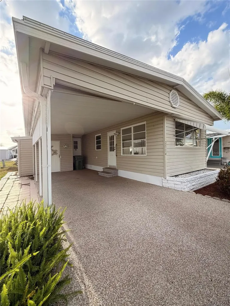 2514 17th Street Lane W Bradenton FL 34205