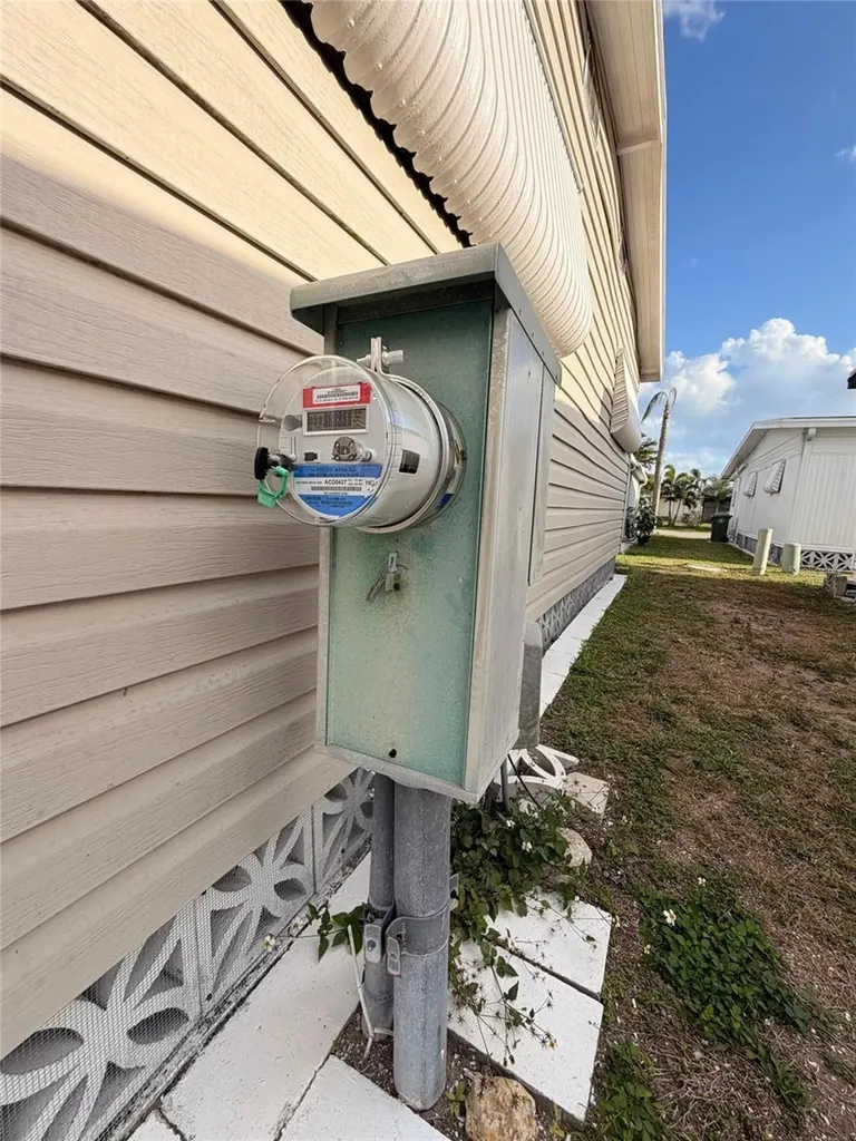 2514 17th Street Lane W Bradenton FL 34205