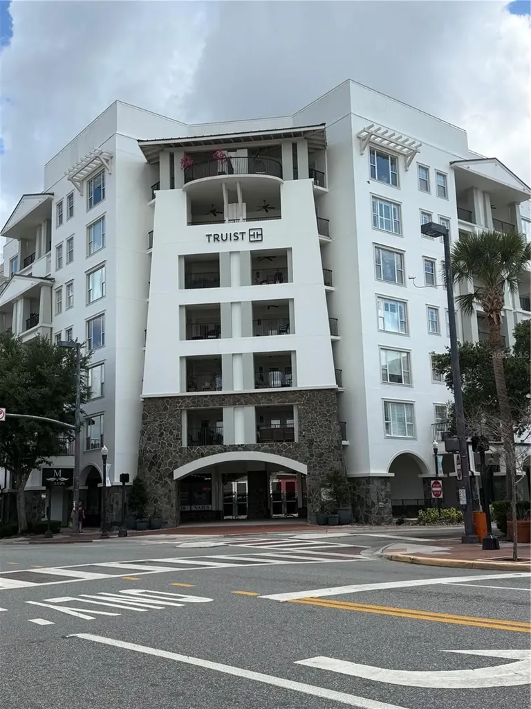 2305 Edgewater Drive Orlando FL 32804