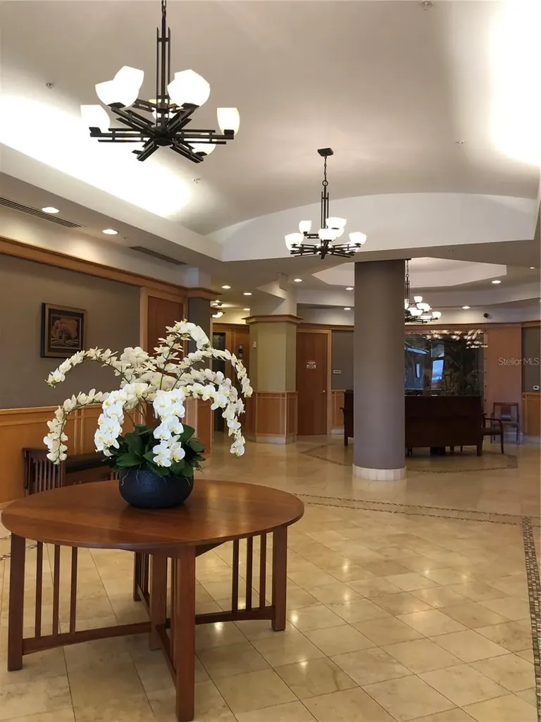 2305 Edgewater Drive Orlando FL 32804