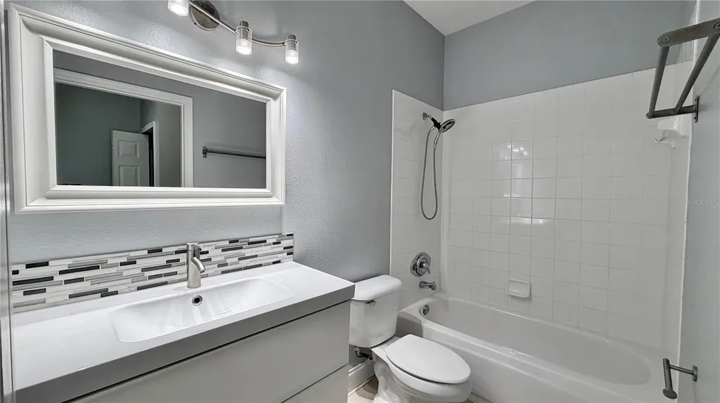 4860 Chalfont Drive Orlando FL 32837