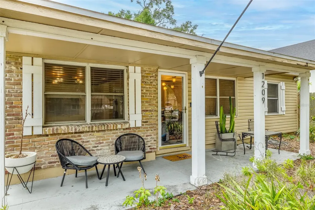 1209 E North Street Tampa FL 33604